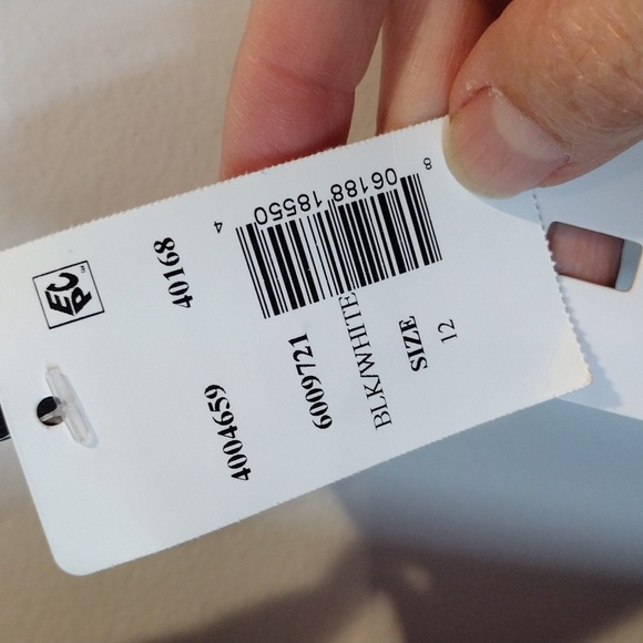 Magicsuit **NWT** small Bang Lauren Top tankini, b/w polka dots. size 12. - Picture 3 of 9